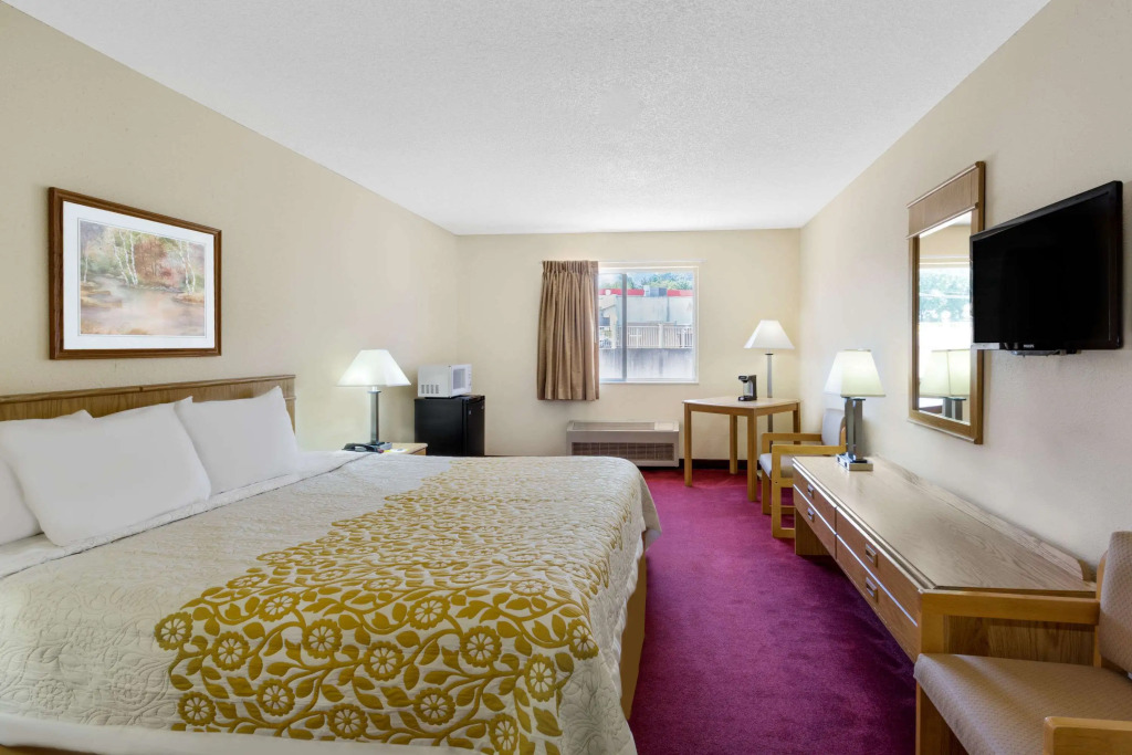 Days Inn by Wyndham Jackson