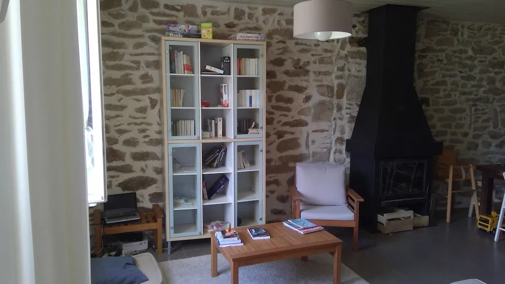 House With 2 Bedrooms in Saint-gildas-de-rhuys, With Enclosed Garden a