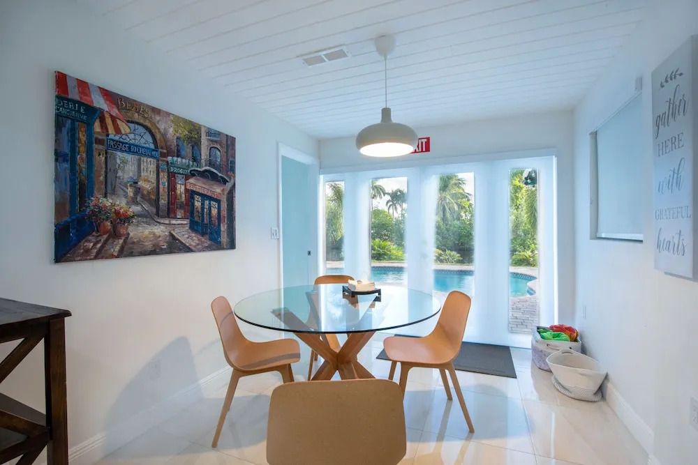 Stunning & Private 5 BDR Canal-front Home w/ Pool!