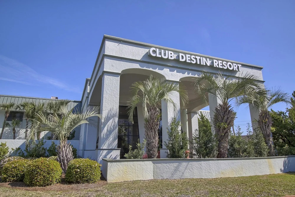 Club Destin Condos