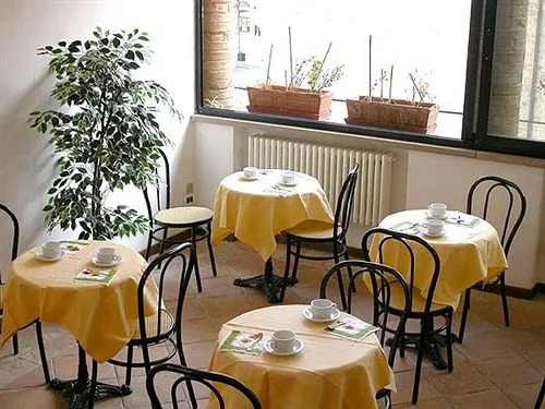 A La Casa Dei Potenti