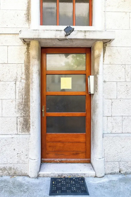 Traditional apartment Bacvice, 3 min walk to the beach