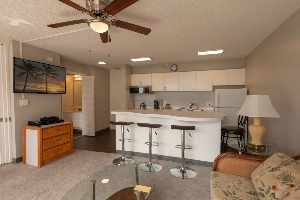 Tower 2 Suite 802 - Qqp 1 Bedroom Condo
