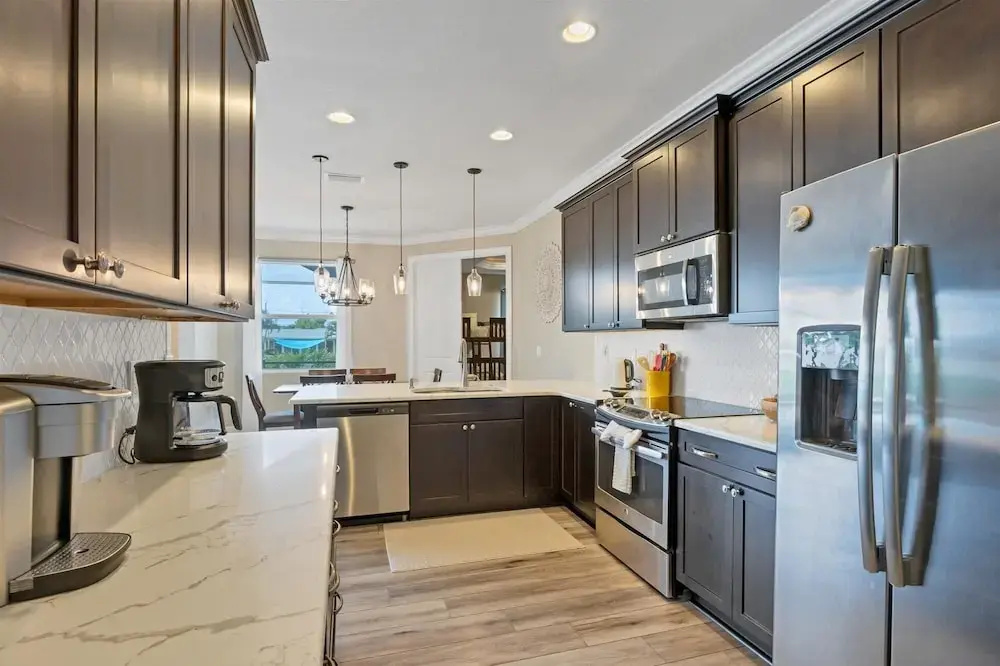 Englewood 5 Bedroom Pool Home 3 miles to Gulf Beaches! 5 Home