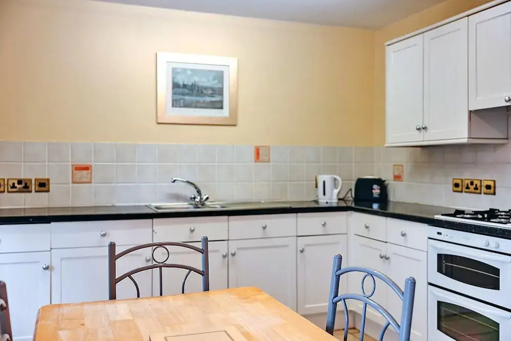Idyllic Cottage Escape With Garden, No Deposit