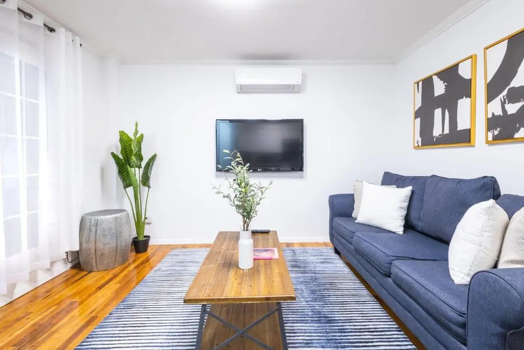 26-1c New 1BR Gramercy W D Shared Outdoor