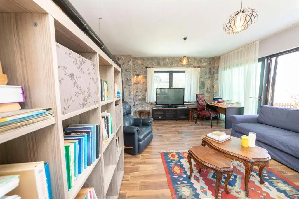 Eclectic Studio Apartment Near Sea in Bodrum