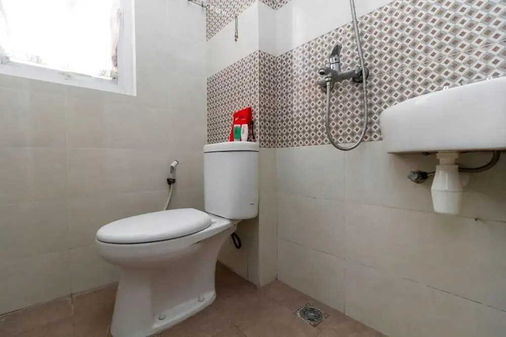 OYO Life 1609 Rawasari Residence