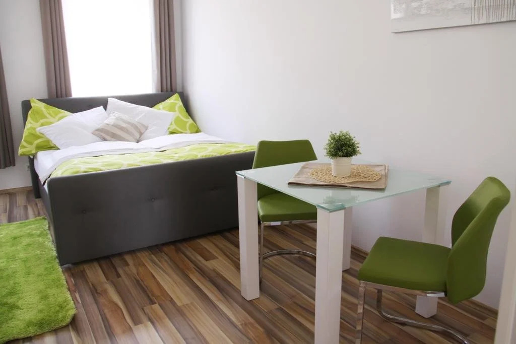 CheckVienna – Apartment Huglgasse
