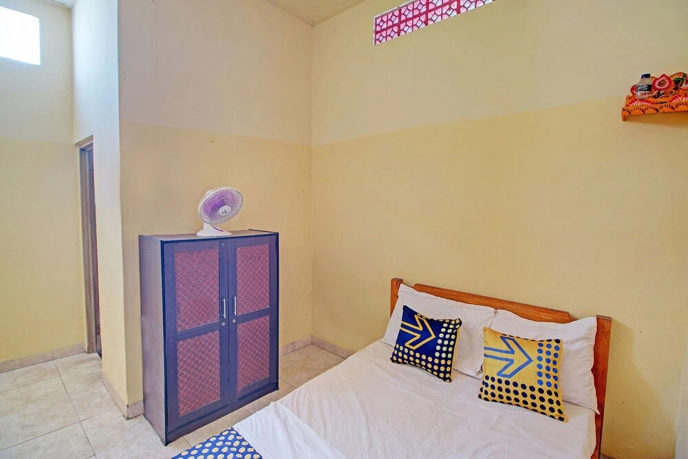 OYO Life 92954 Shanti Kost