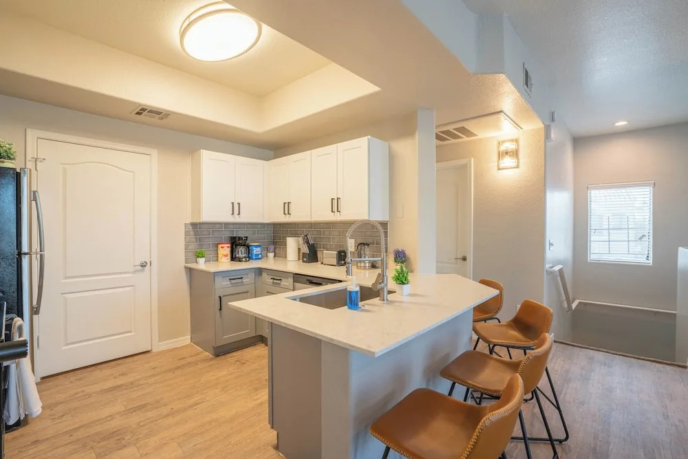 ROVE LIVING/KB - Lex on Central