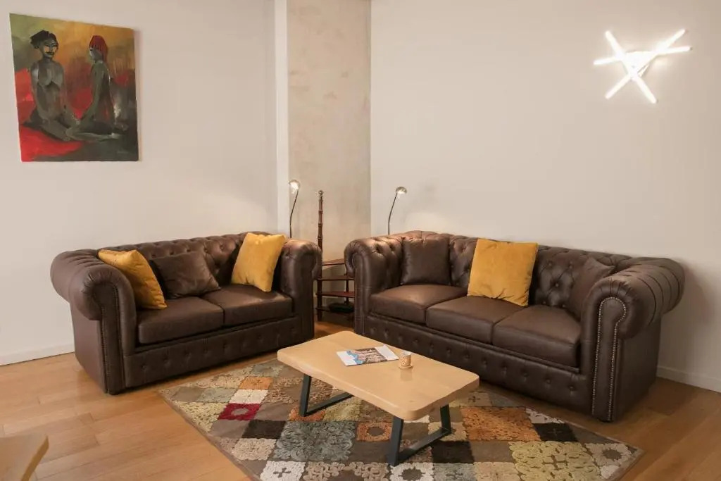 Spacieux Appartement, A-Mi-Chemin, Au Coeur de Tournus