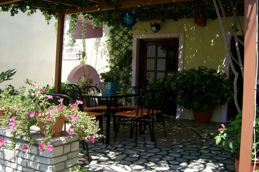 Smaragda Hotel
