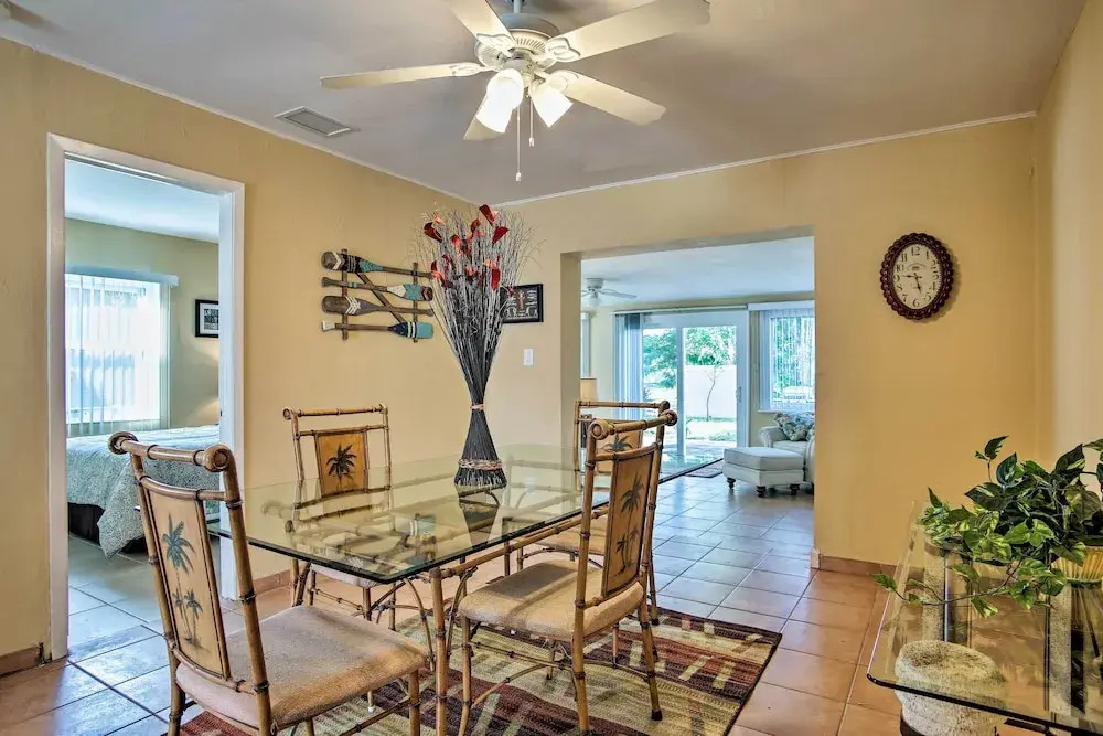 Ft. Lauderdale Townhome on Canal - 3 Mi. to Beach!