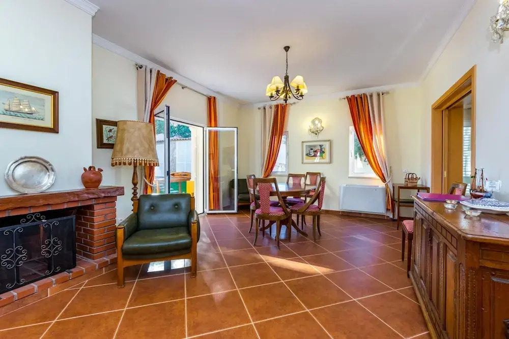 Villa Amarela