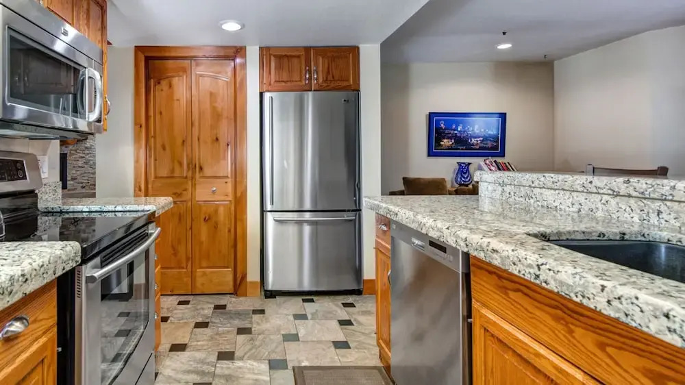 1687 Lakeside 3 Bedroom Home by RedAwning