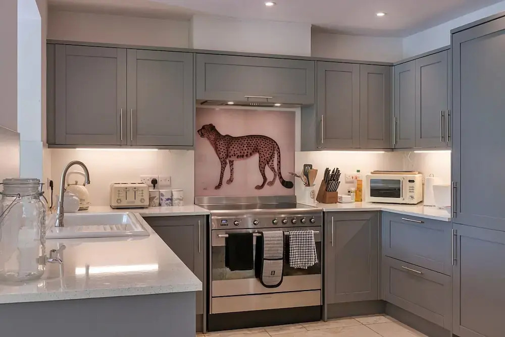 Majestic Cottage Near River Severn, No Deposit