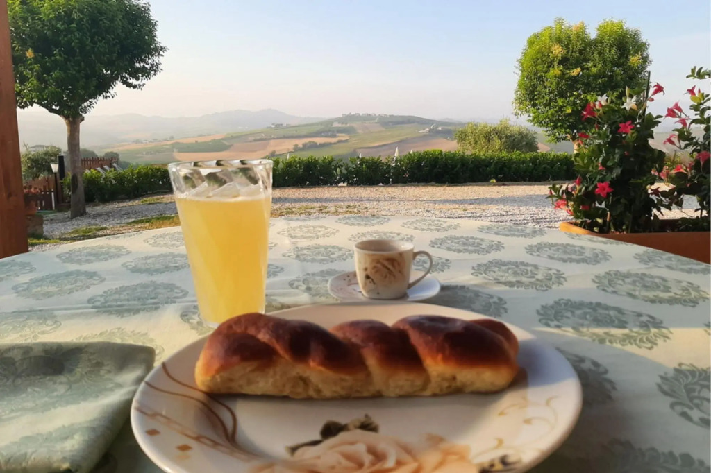 Villa with stunning views and private pool-Villa Matilde