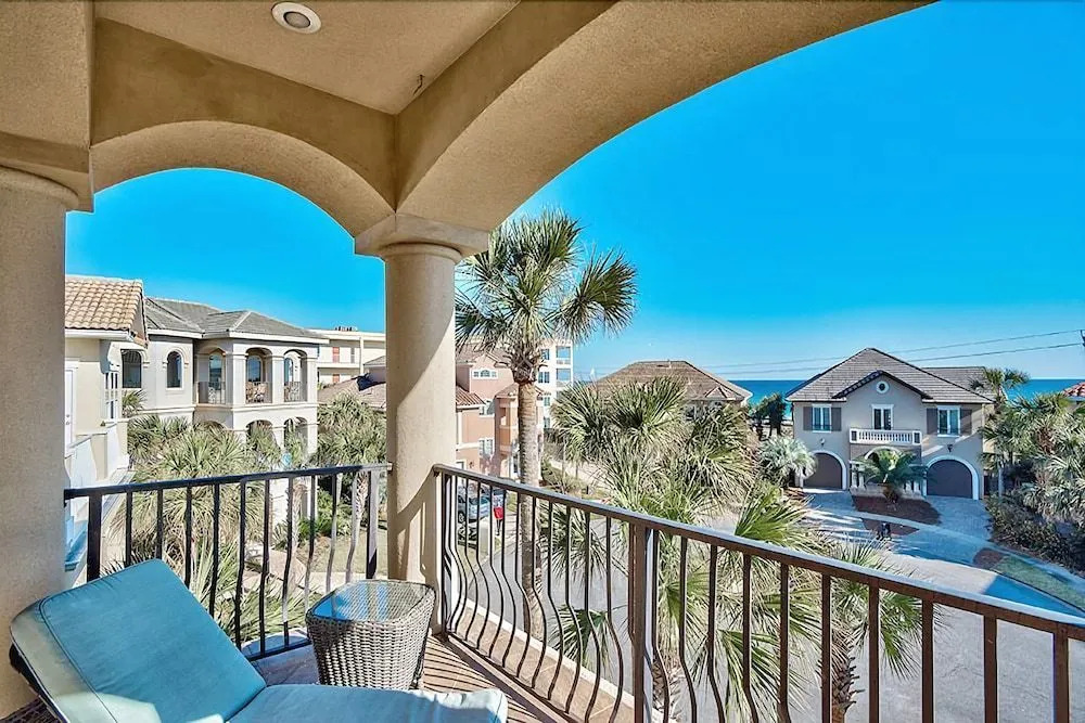 Casa de Palms 5 Bedroom Holiday Home by Five Star Properties