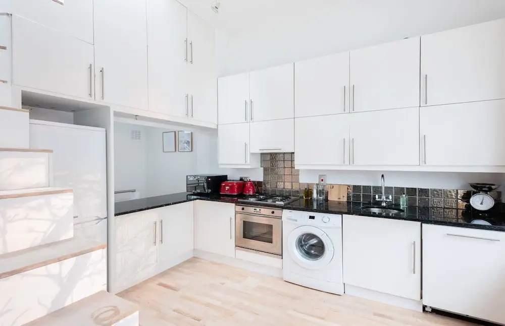 2 bedroom family home in trendy Notting Hill
