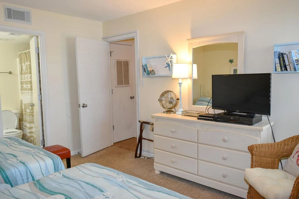 Crescent Sands F4 by Seaside Vacations