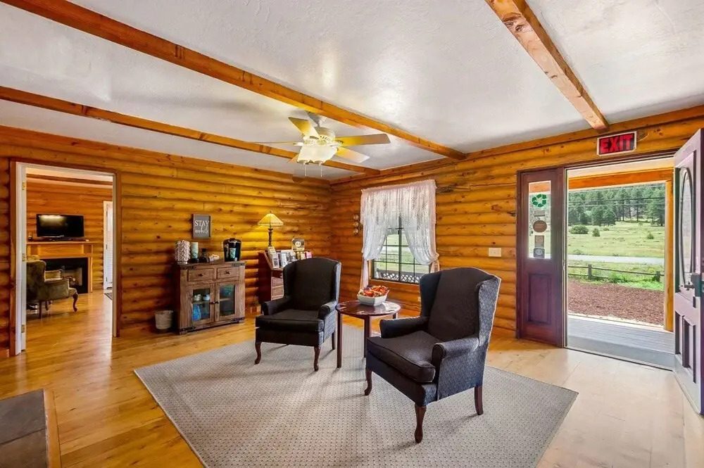 Quarter Horse Inn / Heather Room