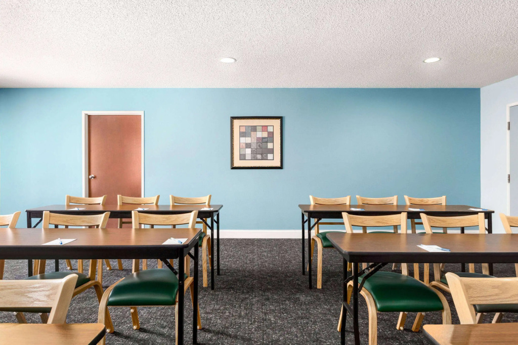 Days Inn by Wyndham Shallotte