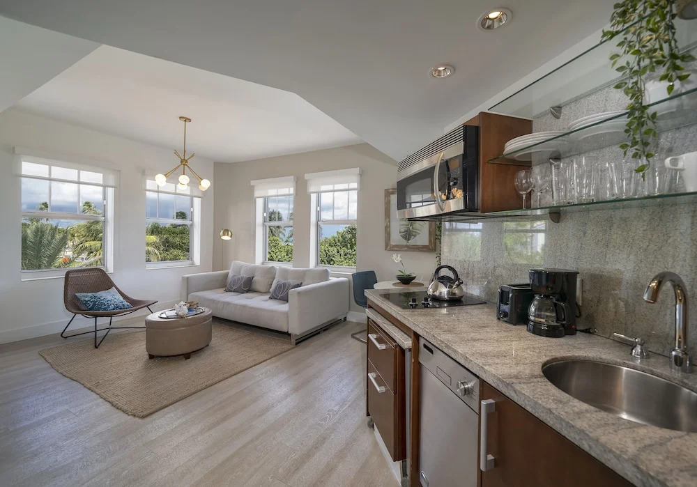 Allure Suites