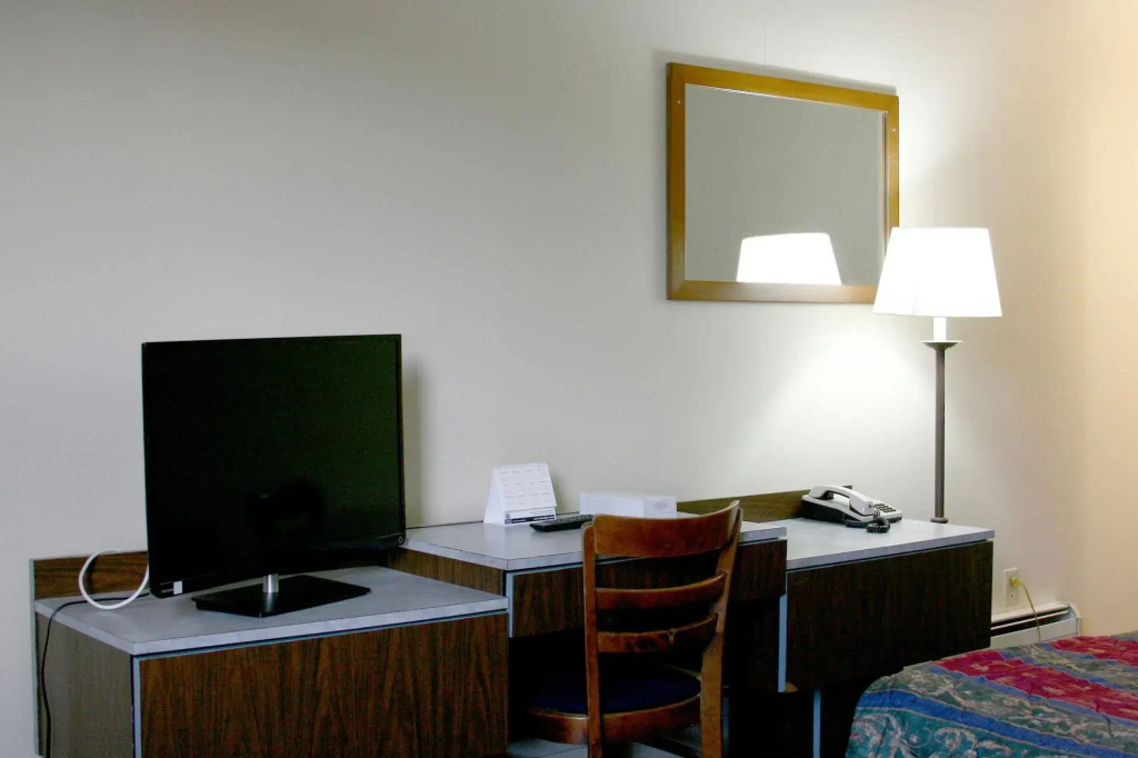 Springs Motor Inn