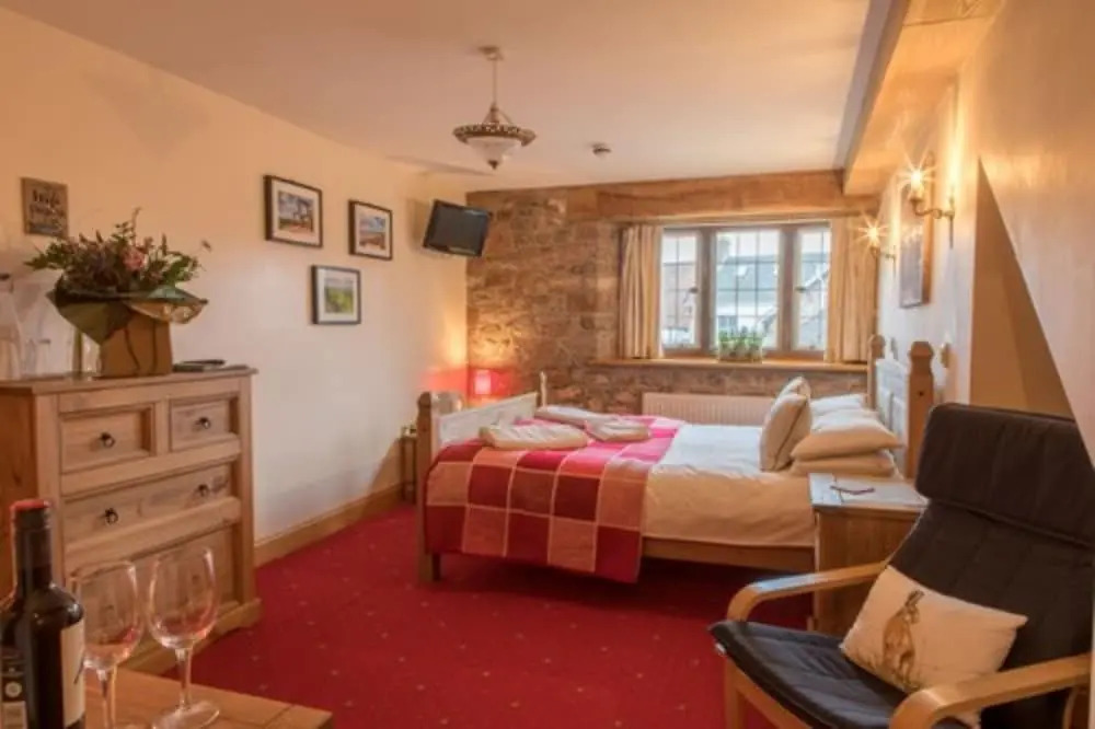 The George Hotel