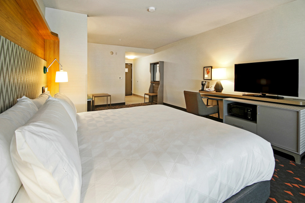 Holiday Inn Hotel & Suites - Calgary Airport North by IHG