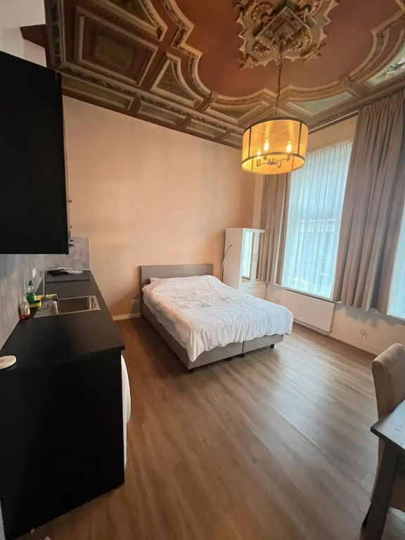 Rotterdam Inn