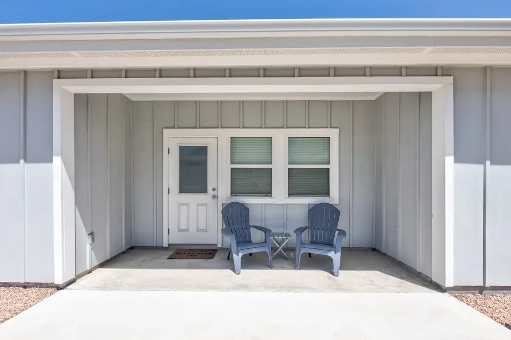 The Lah De Dah Sh302 2 Bedroom Condo by Redawning
