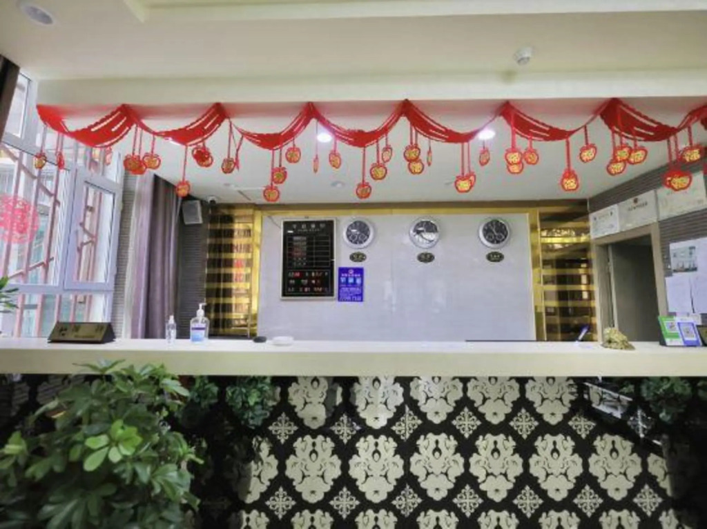 City 118 Chain Hotel