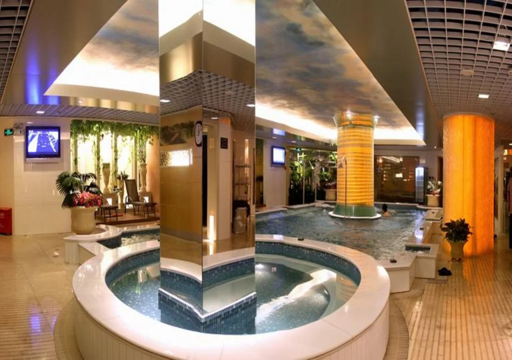 Shenzhen Kaili Hotel, Guomao Shopping Mall
