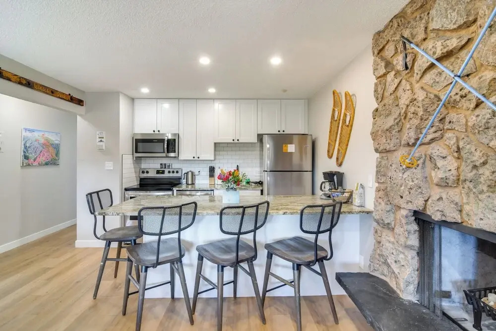 3BR Riverfront Retreat! Mtn Views, Community Perks