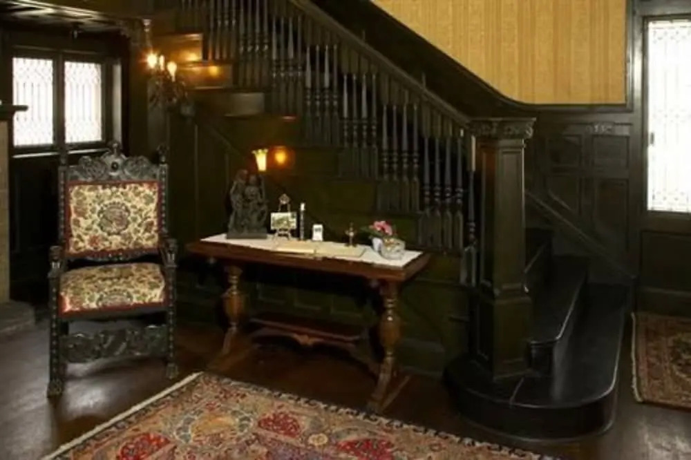 Vrooman Mansion B&B