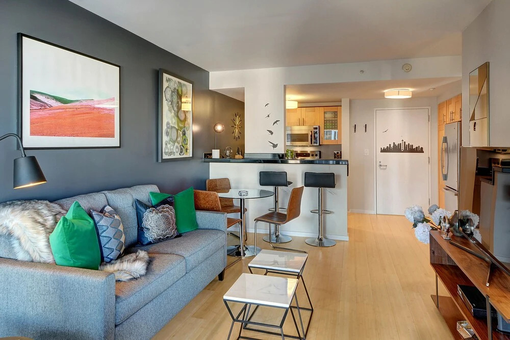 Newmark Seattle Luxury Retreat - One Bedroom Apartment with Balcony