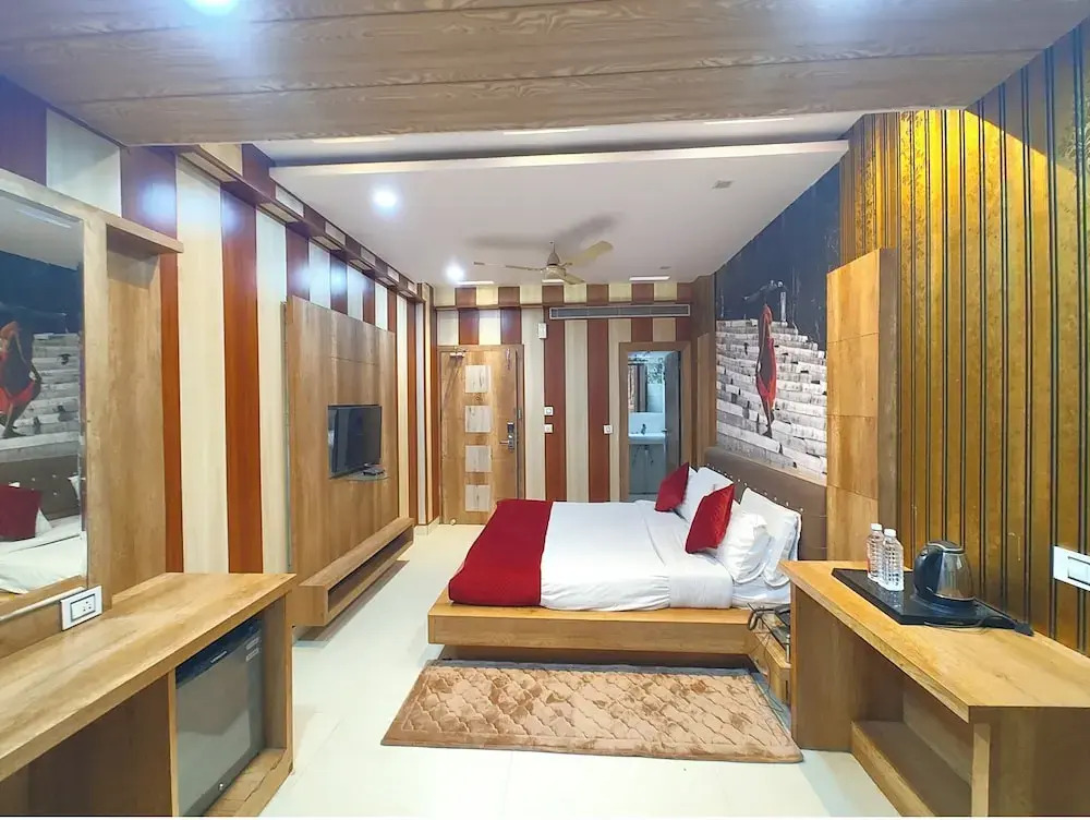 Hotel Gautam Grand Varanasi