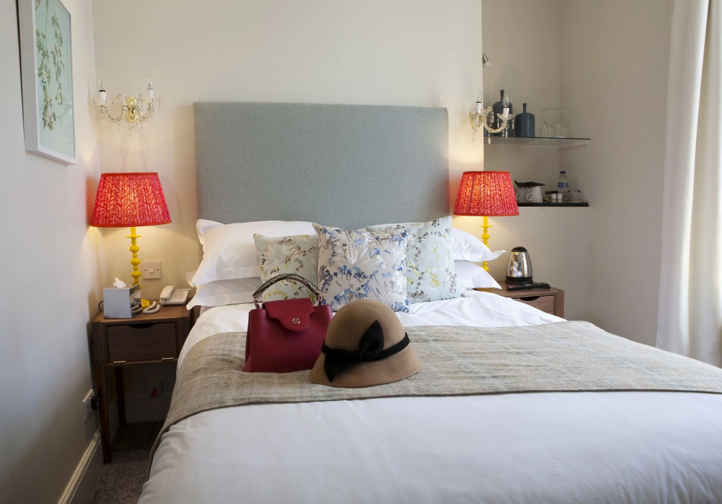 Sea Spray Hotel