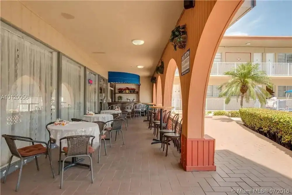 Amazing Apartment,hallandale Beach, Walk to Ocean!