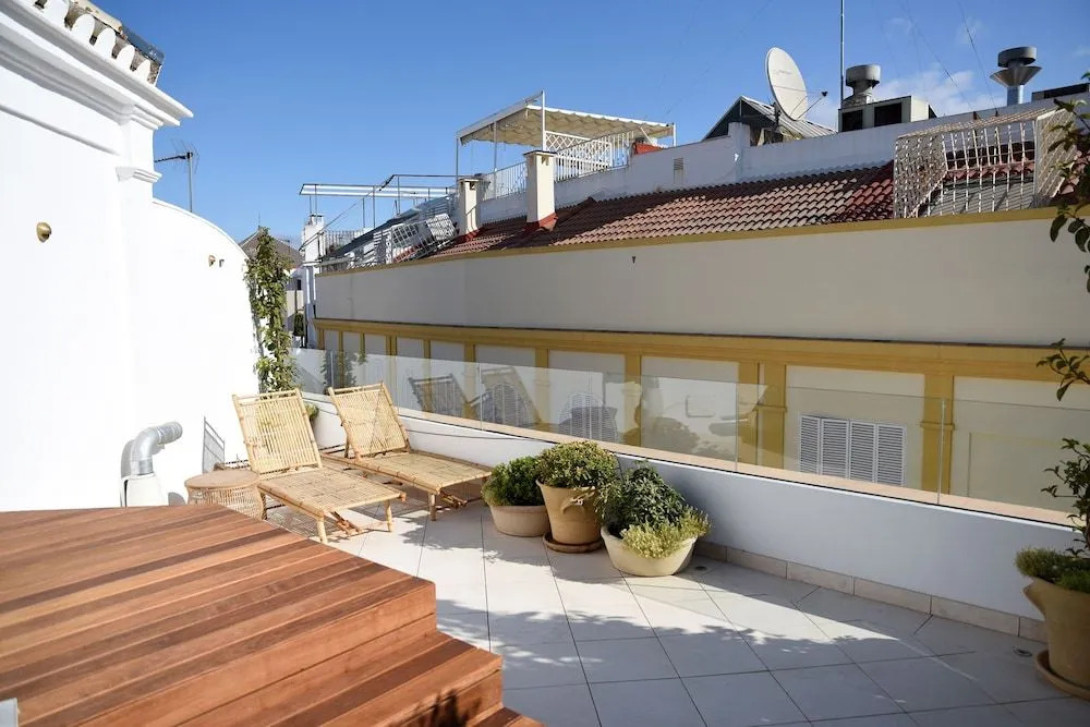 Honest Sevilla Apartments