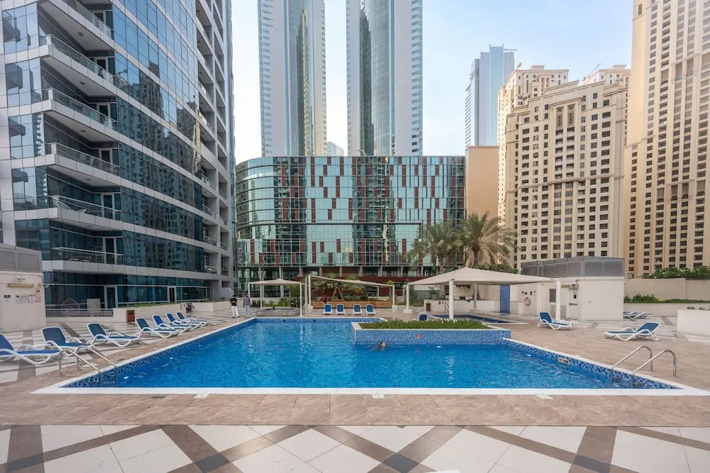 1 Bedroom That Sleeps 4 With Great City Views