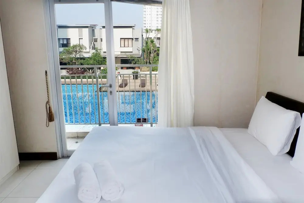 1BR City View Apartment at Cosmo Mansion