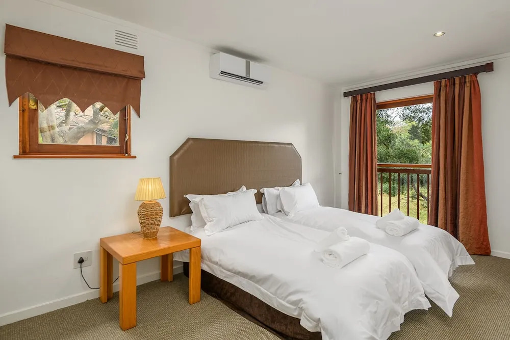 San Lameer Villa Rentals 10301