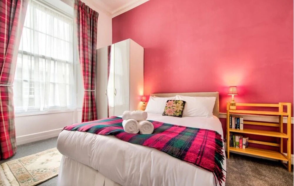 Spacious and Stylish 4-Bed Georgian Apartment