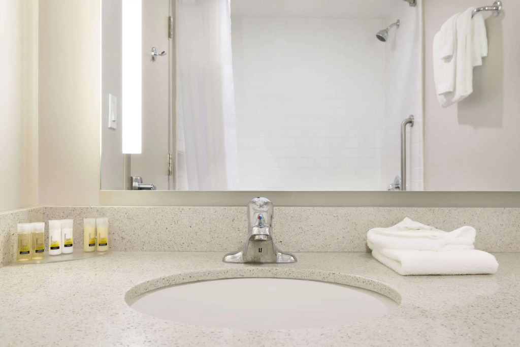 Days Inn & Suites by Wyndham Lindsay