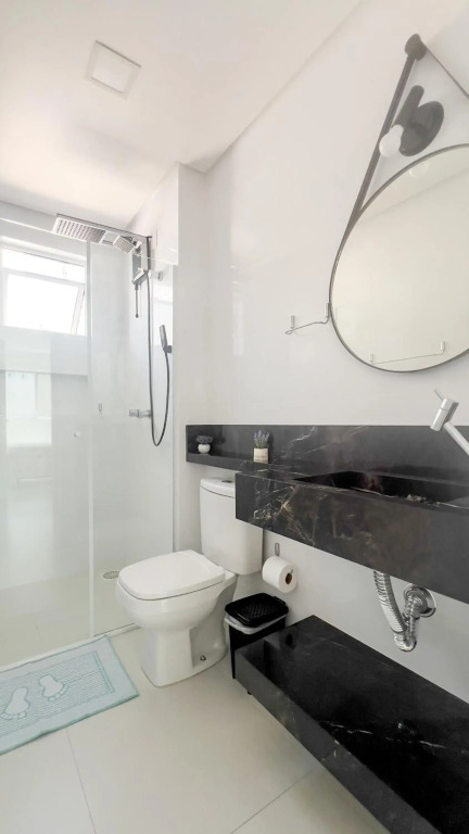 Apartamento 2 dormitórios a 400 metros do mar
