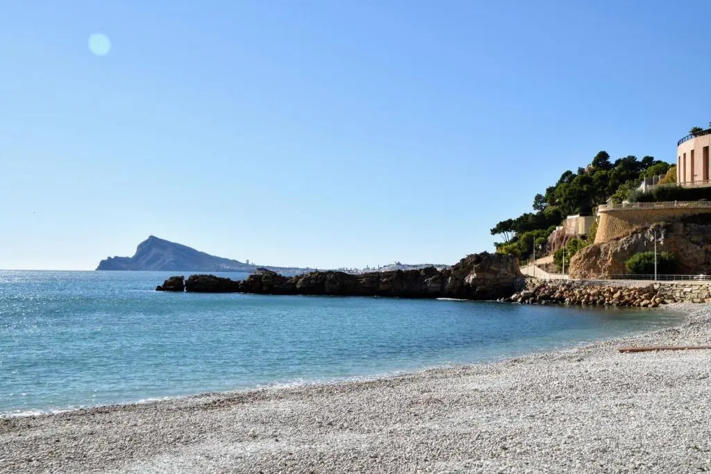 Sunny Escape by the Sea & Yacht Club