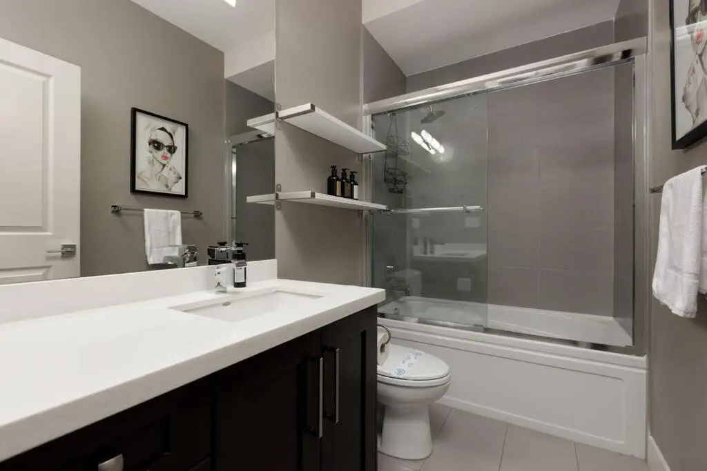 Newly Furnished 2bdr suite 6 Guests Perfect for Family